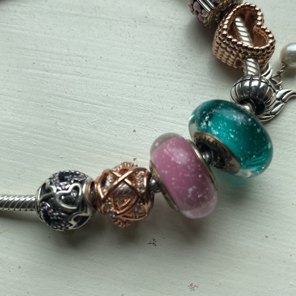 Pandora bracelet with 8 charms - Picture 6 of 6